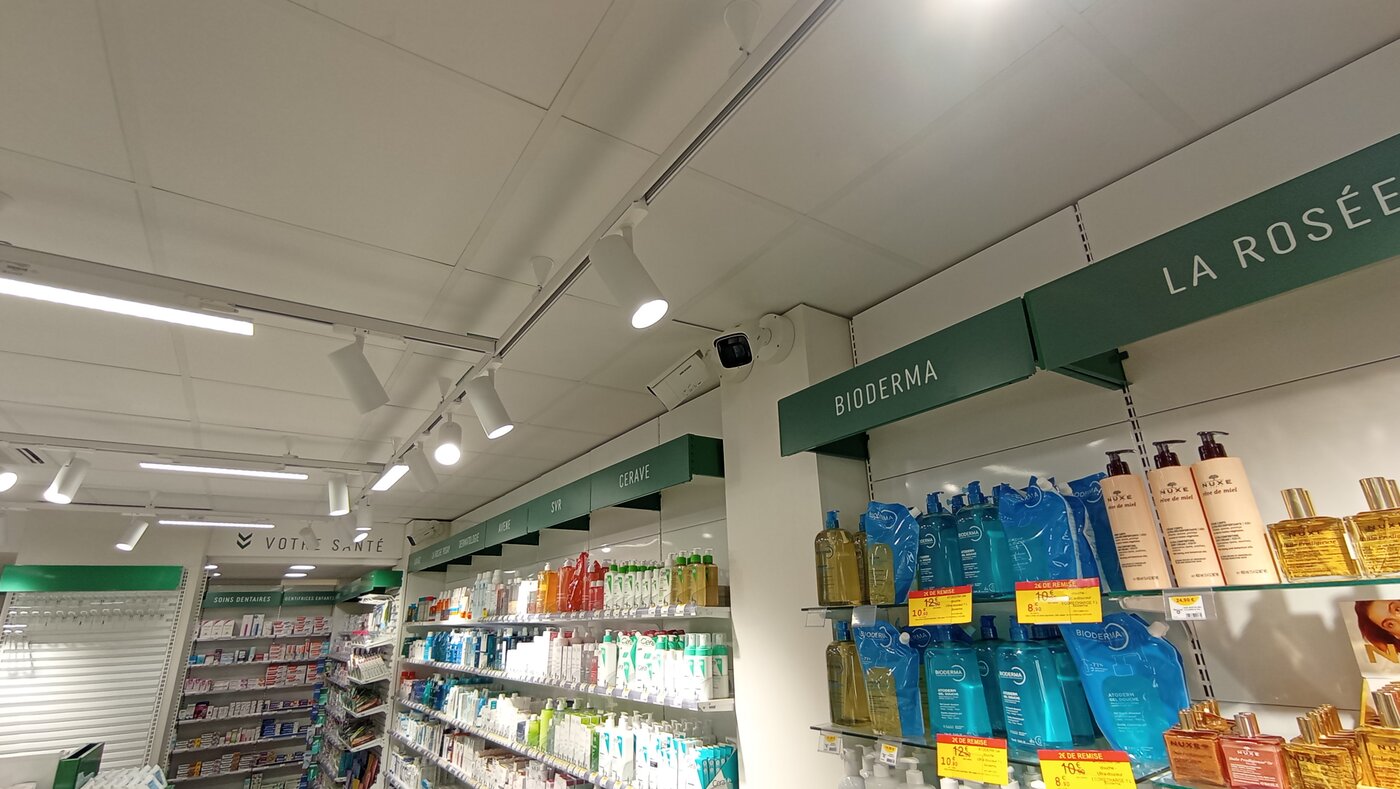 Seconde caméra bullet couvrant le rayon Bioderma