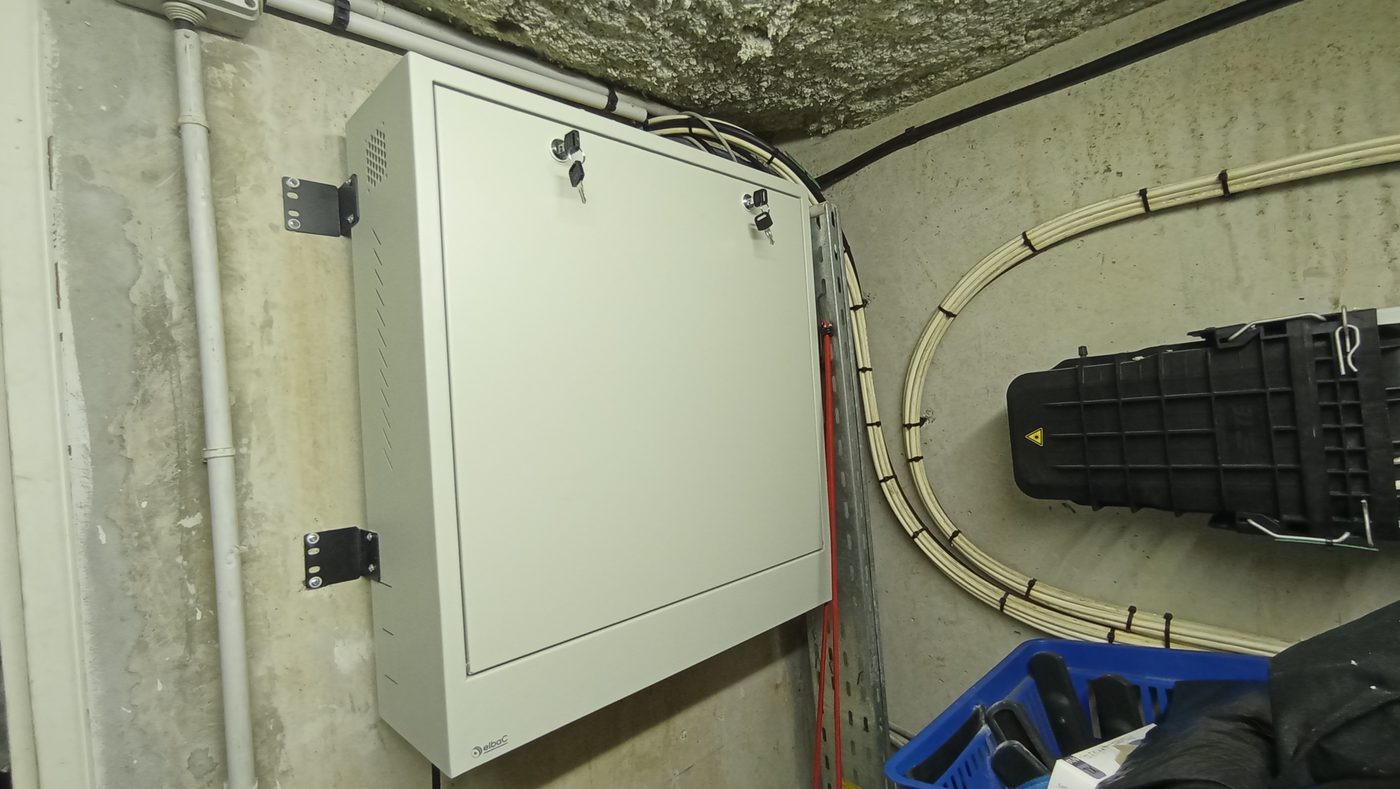 Boîtier de stockage vidéo sécurisé installé en local technique