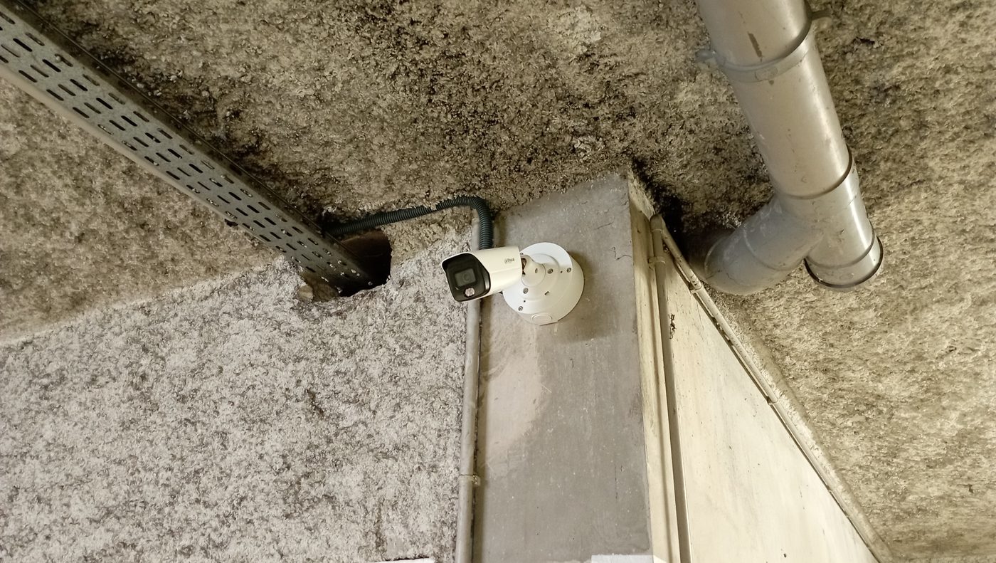 Caméra installée dans le garage de la résidence